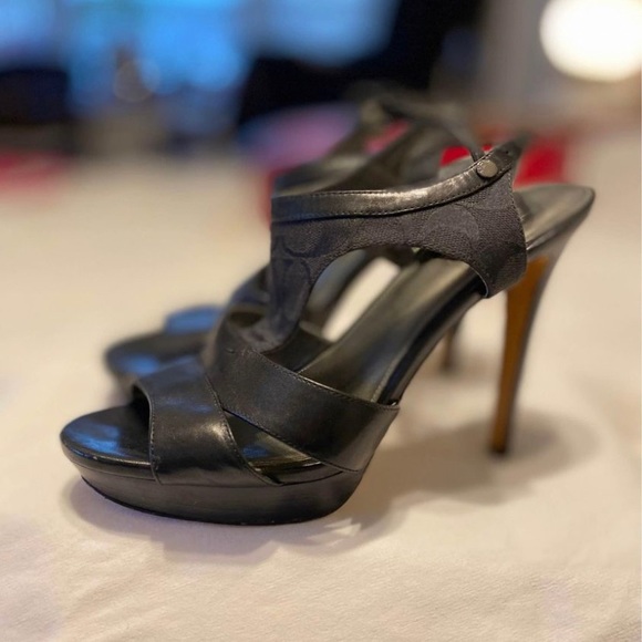 3” 9.5 Coach Heels - Picture 3 of 5